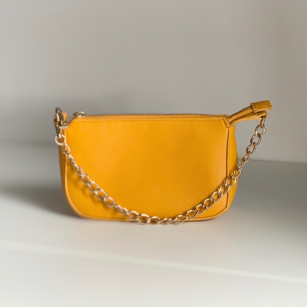 Gold purse with gold link chain Forever 21